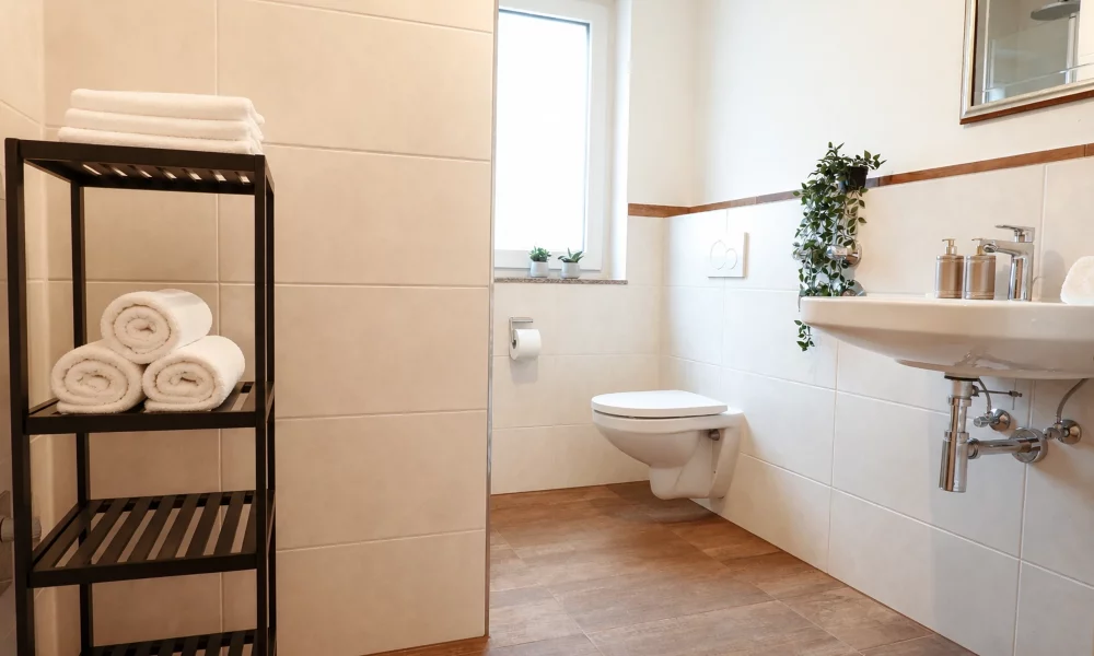 modernes sonniges Bad mit toller Ausstattung