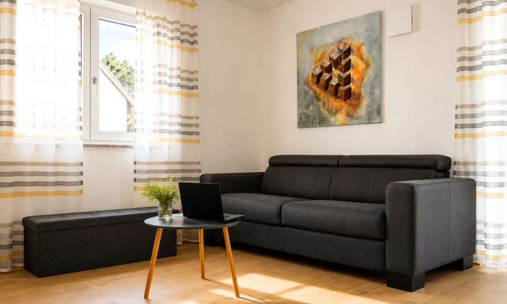 Wohnesszimmer & Küche - Sofaidyll eingeklappt - stilvoll eingerichtetes Wohnzimmer